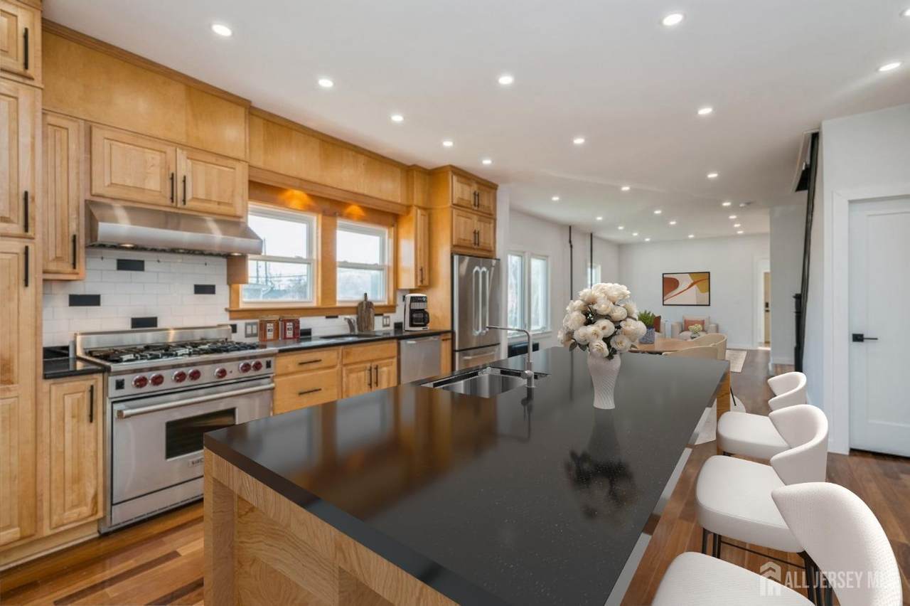 487 S Pine Avenue - Photo 1