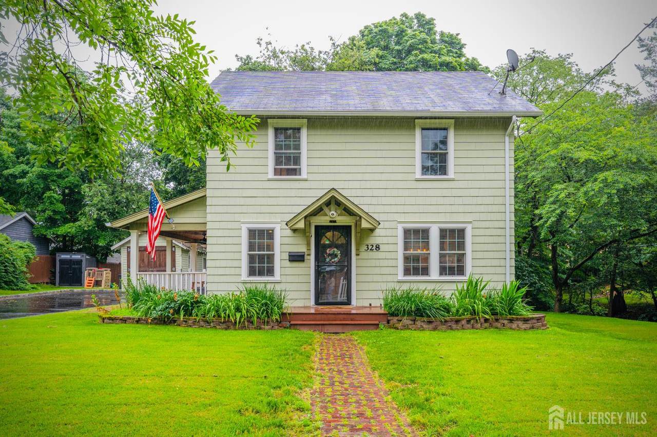 328 John Street - Photo 1