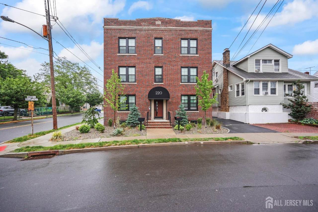 220 Passaic Avenue - Photo 1