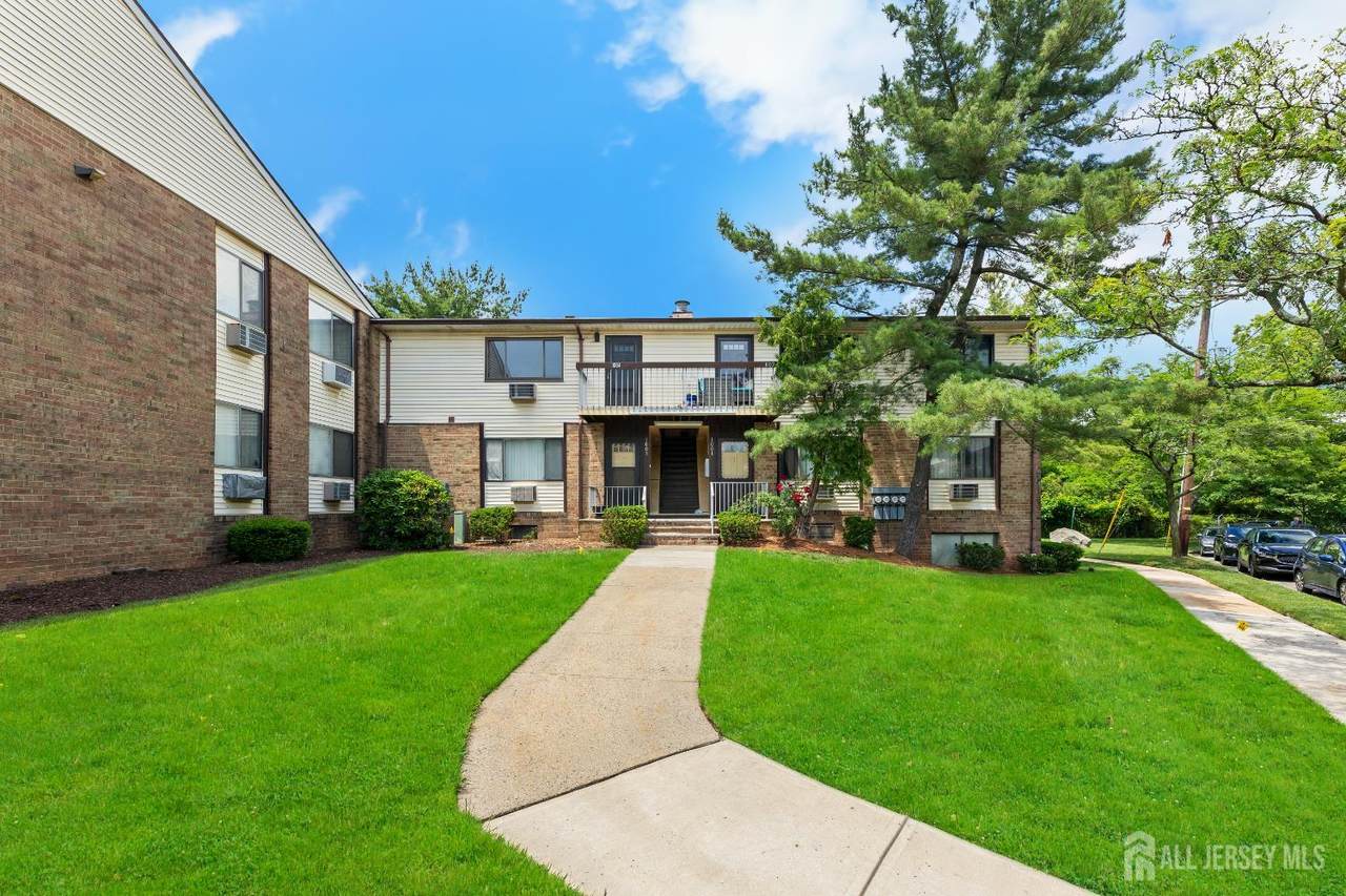 1004 Cricket Lane - Photo 1