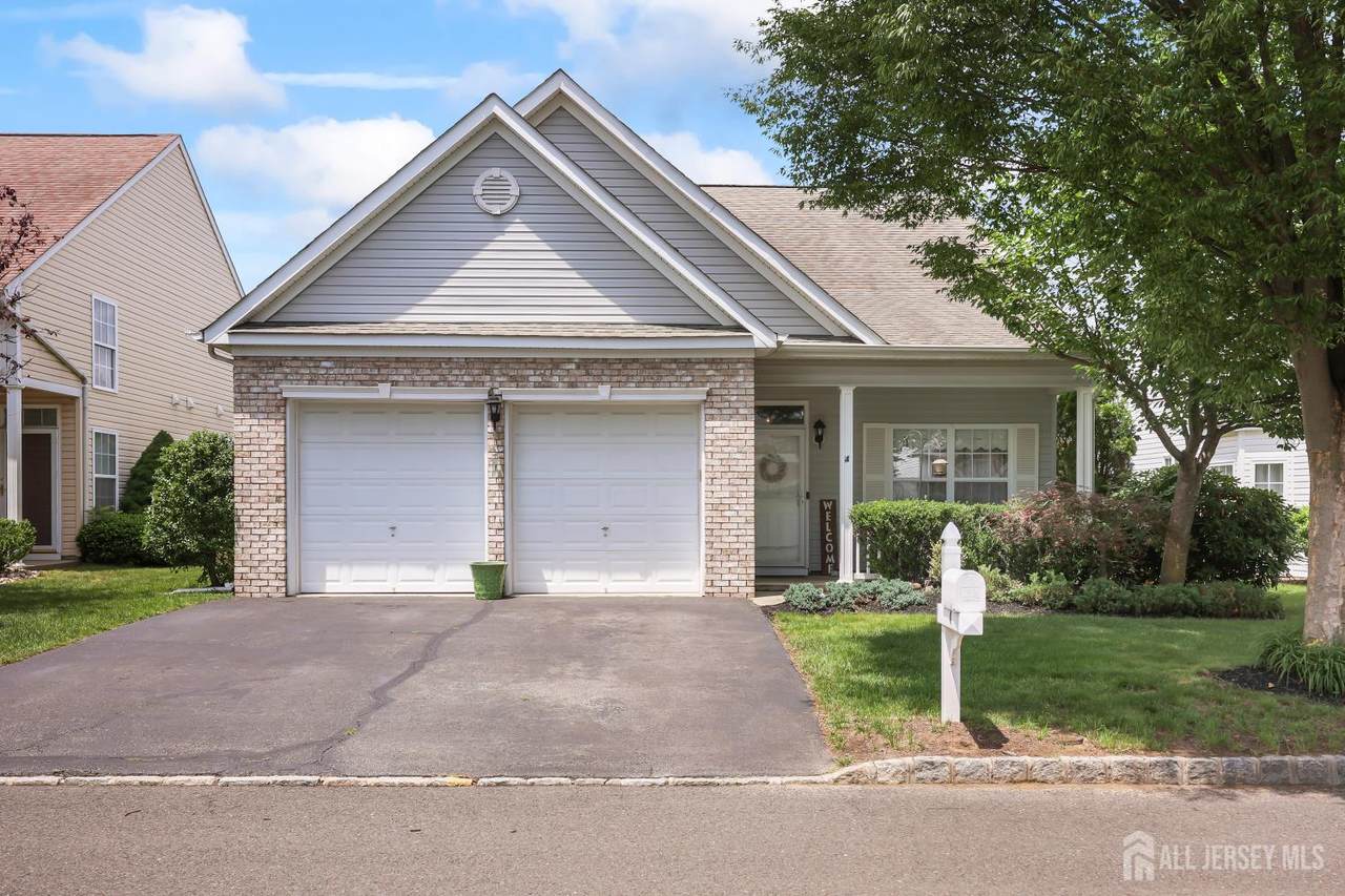 4 Holly Manor Court - Photo 1