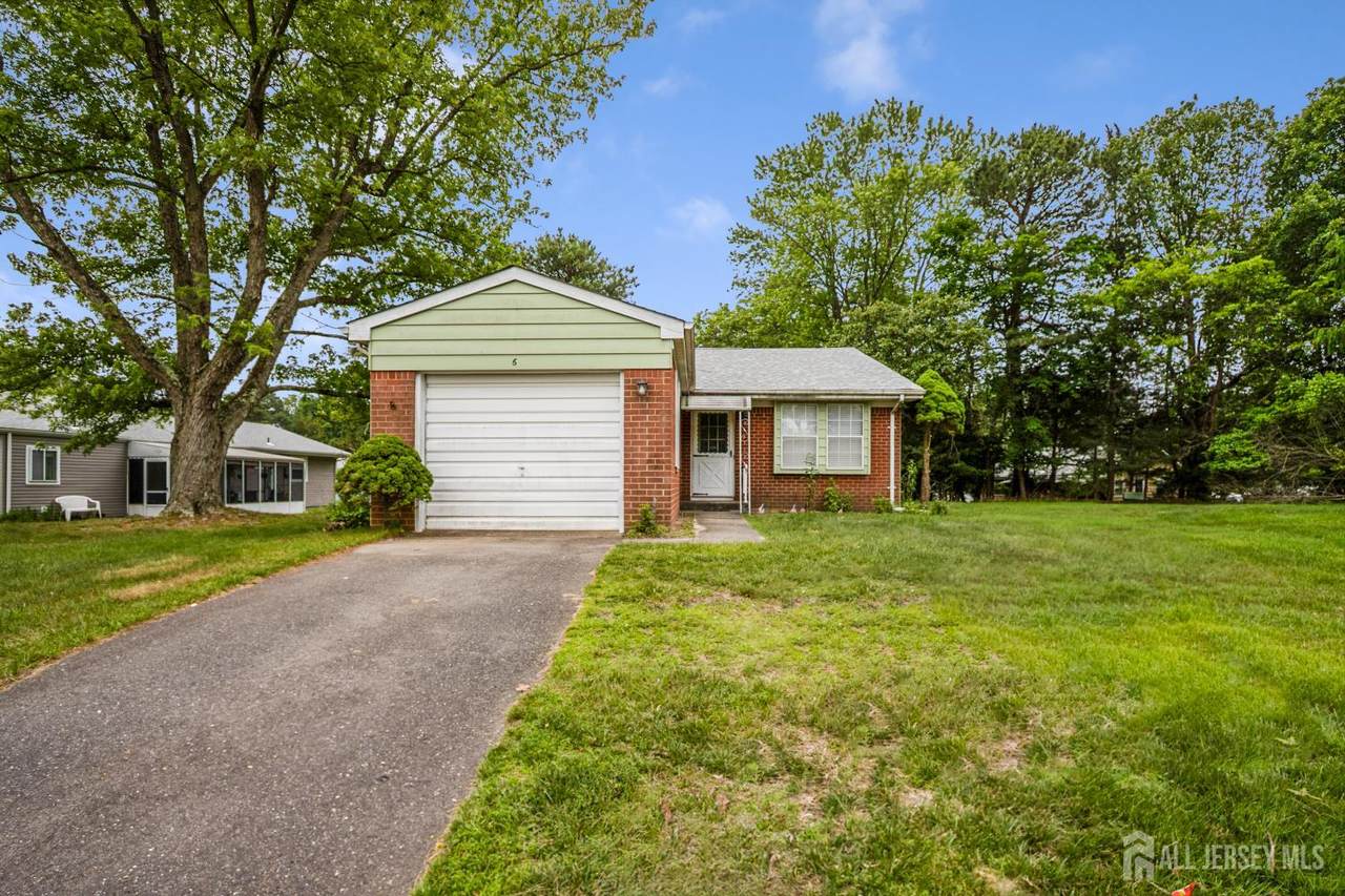 6 Lincoln Court - Photo 1
