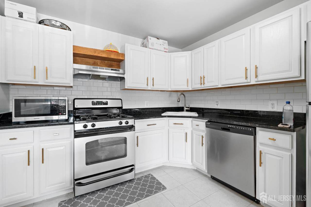 1060 Morning Glory Drive - Photo 1