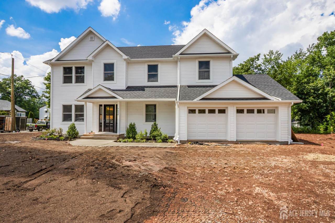 705 Plainfield Avenue - Photo 1