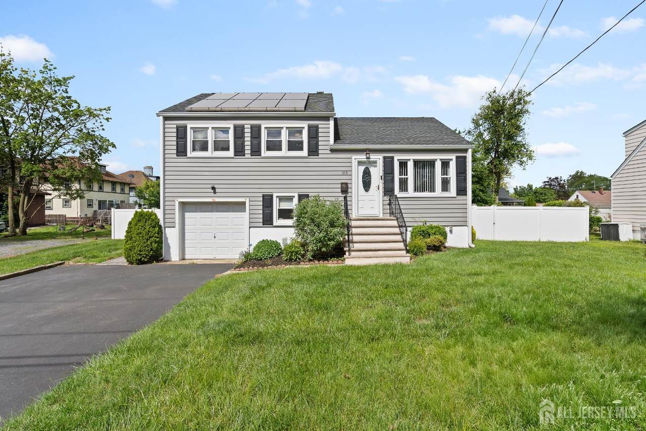 315 D Street - Photo 1