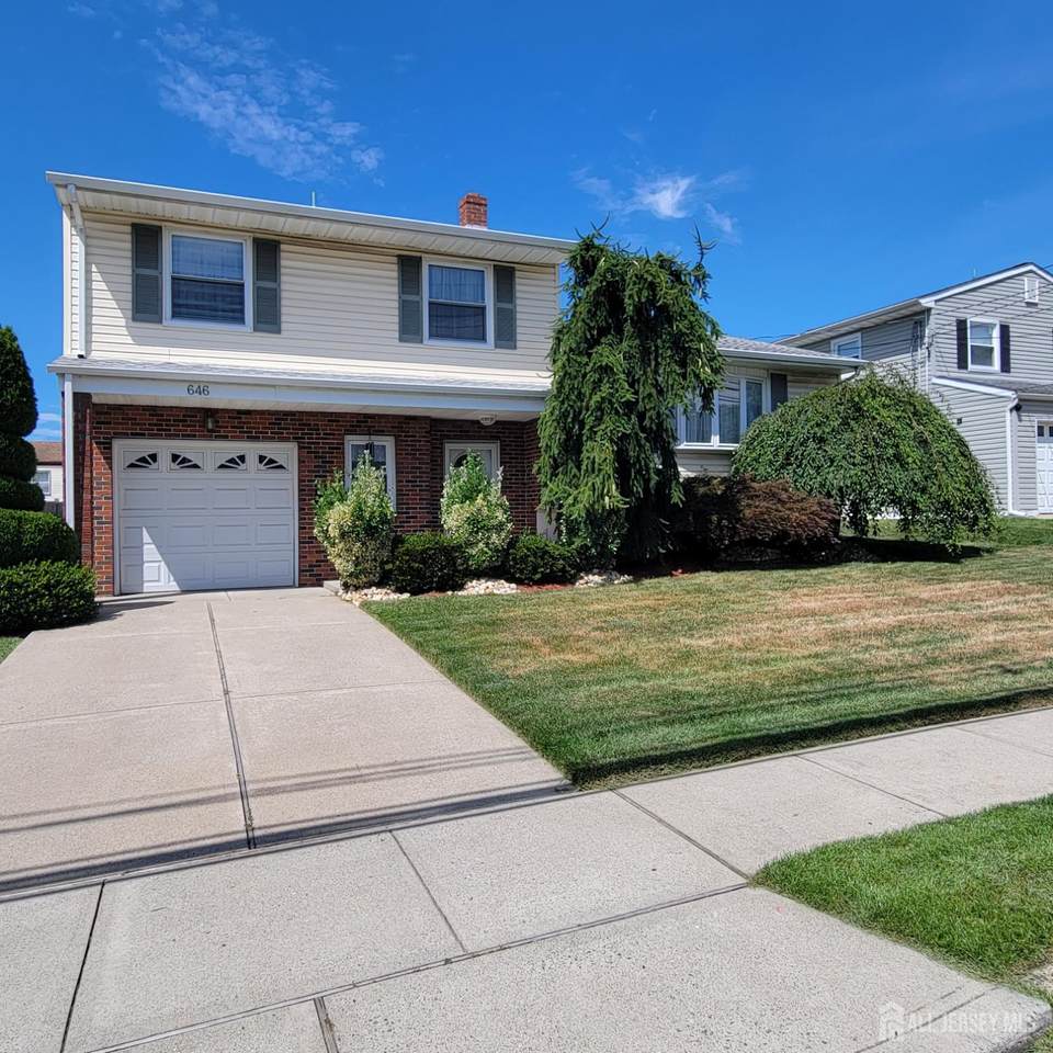 646 Franklin Drive - Photo 1