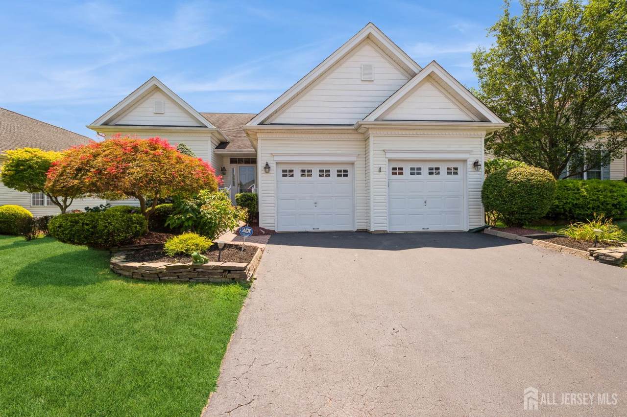 9 Glen Eagles Way - Photo 1