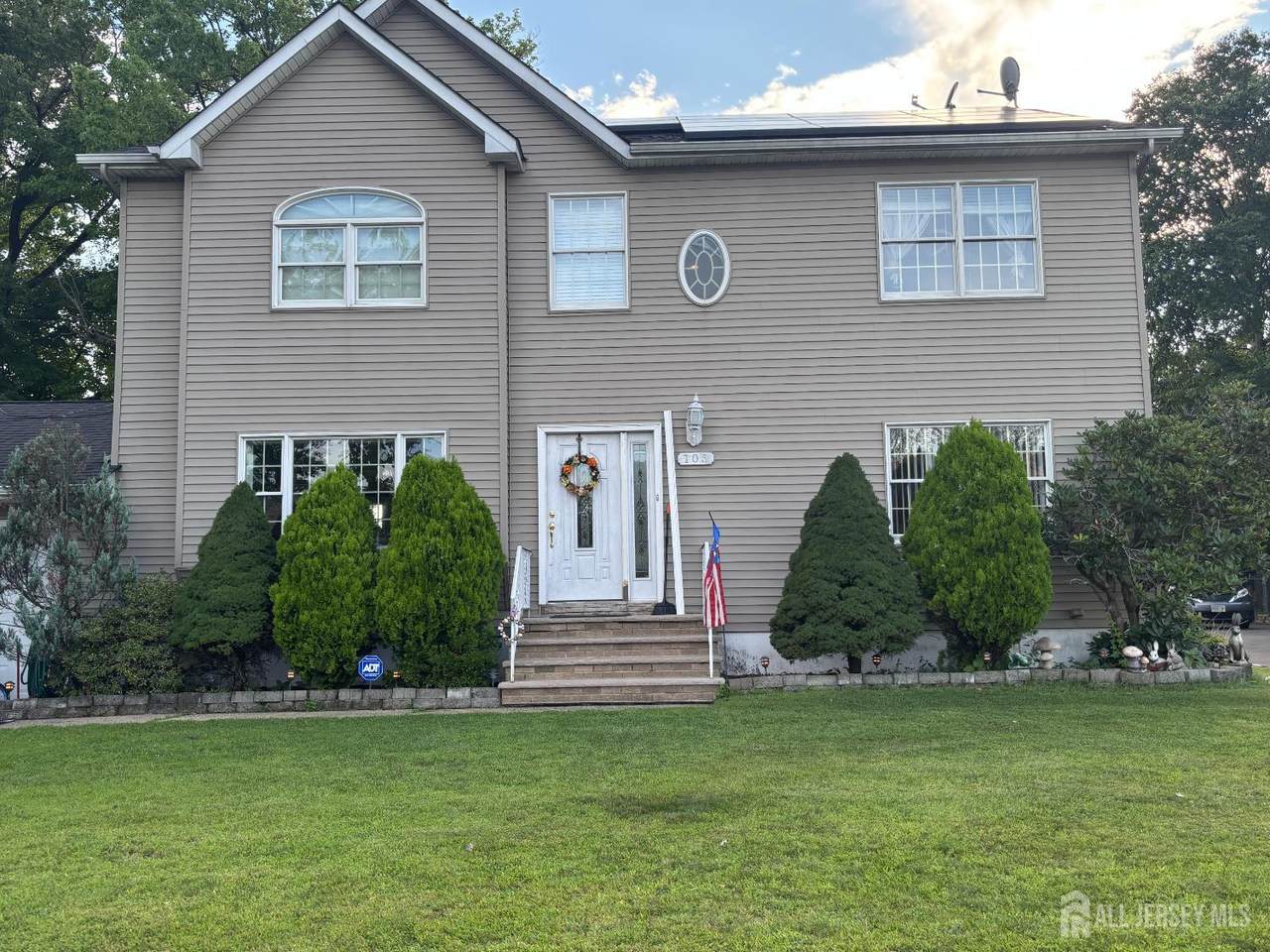 105 Howard Avenue - Photo 1