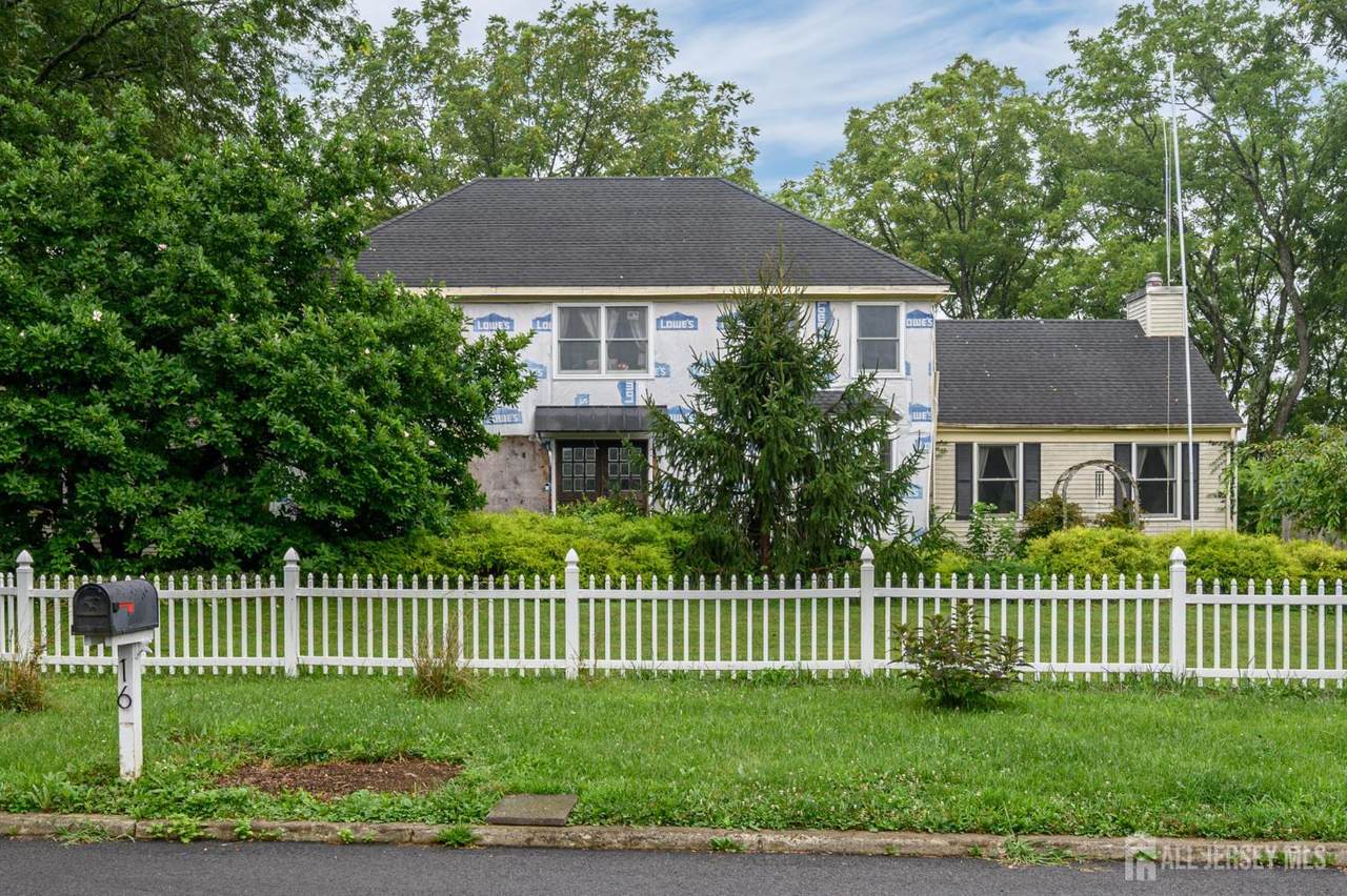 16 Pinewood Lane - Photo 1