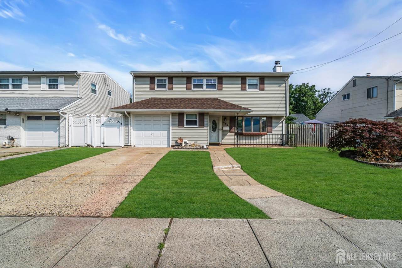 865 Barry Avenue - Photo 1