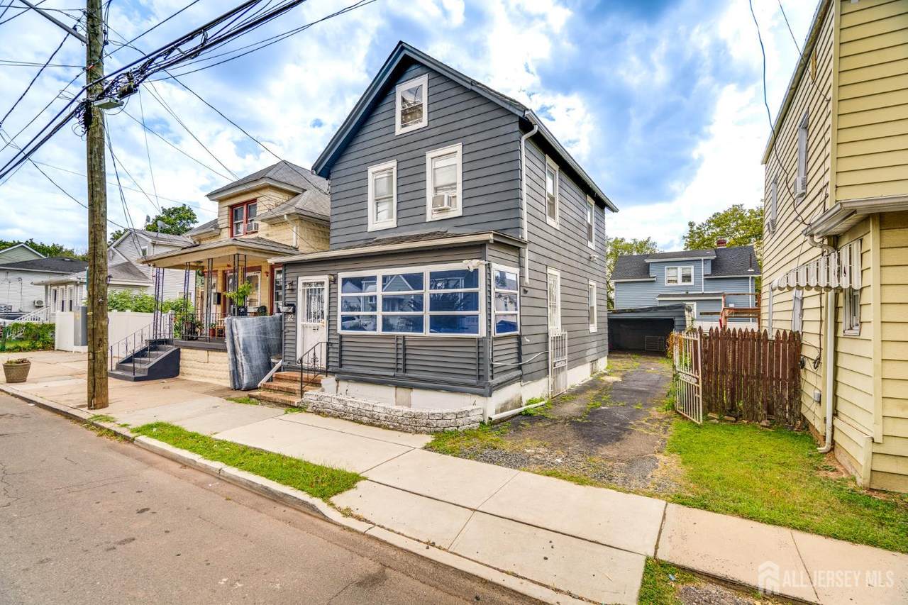 82 Ward Street - Photo 1