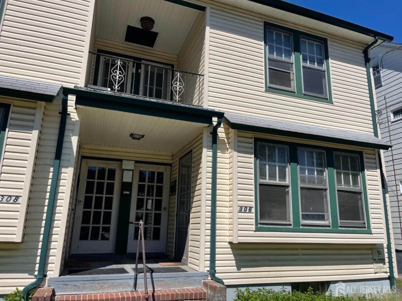 308 3rd Avenue - Photo 1