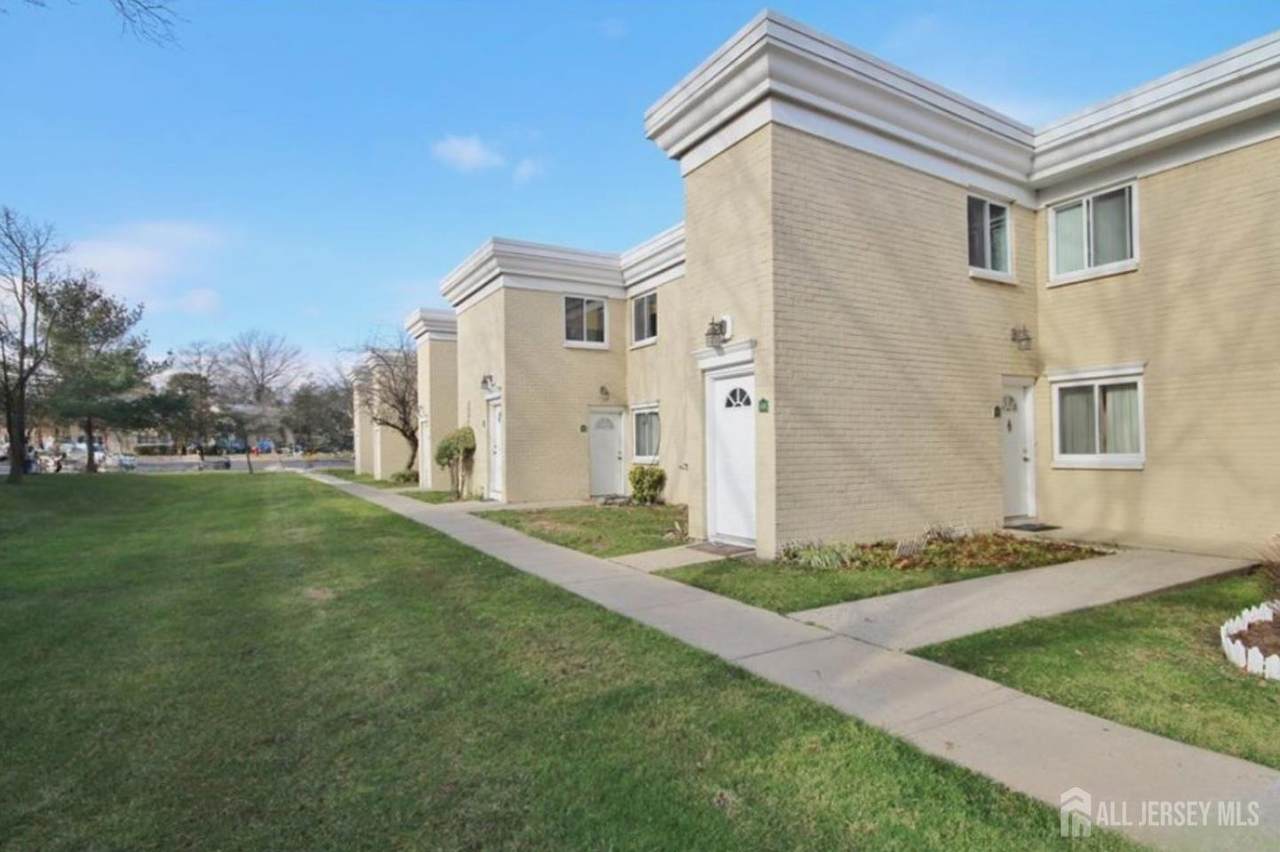 13 Lake Avenue - Photo 1