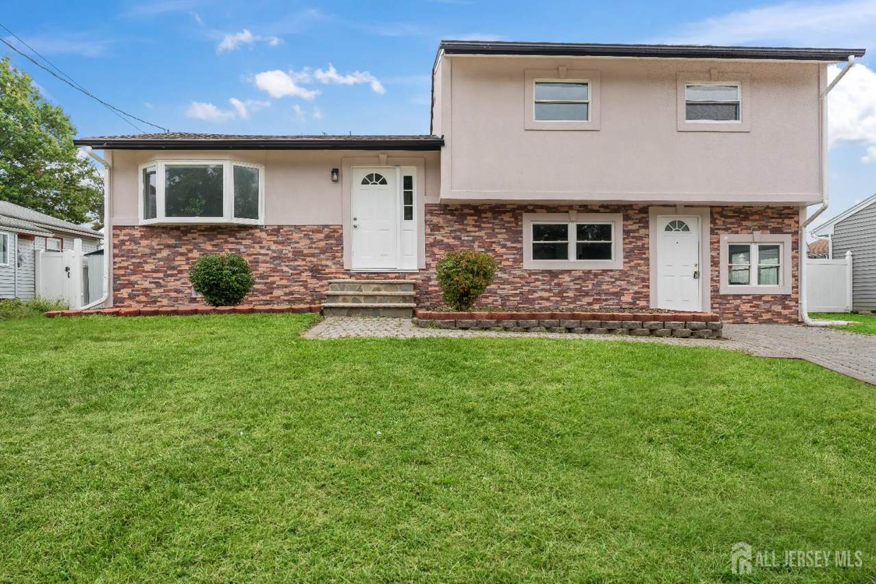 106 Boulevard - Photo 1