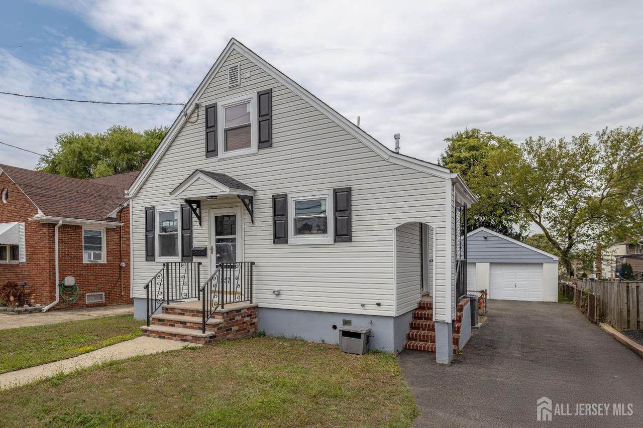 557 Main Street - Photo 1