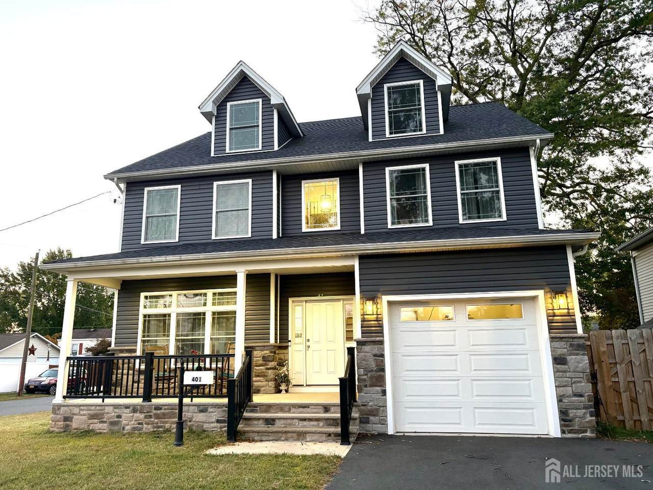 401 Lincoln Avenue - Photo 1