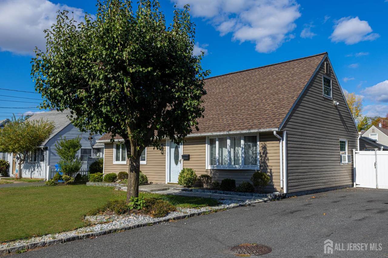 78 Patricia Avenue - Photo 1