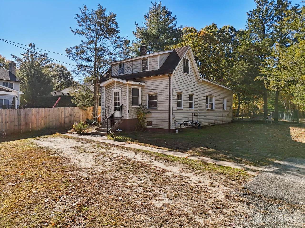 5 Claytons Lane - Photo 1