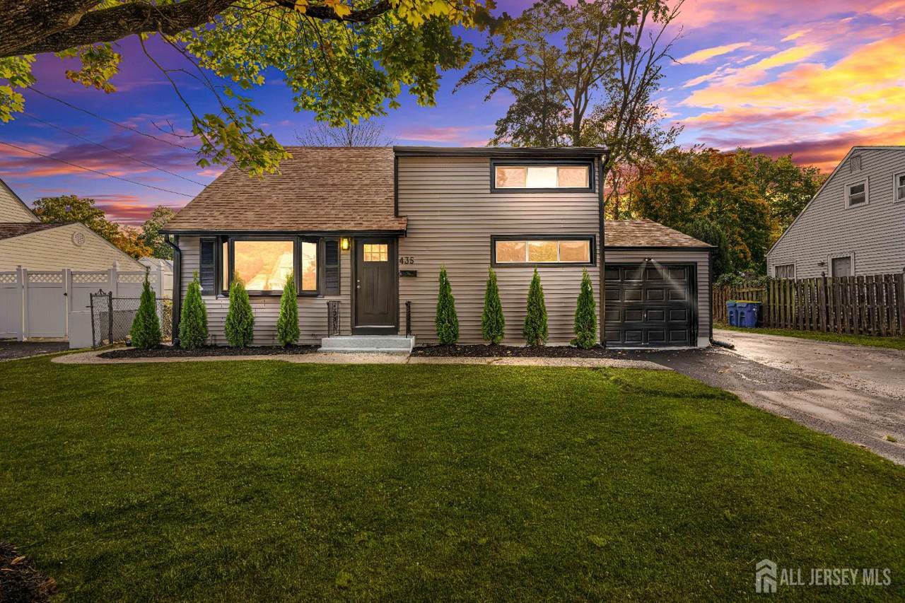 435 Warfield Road - Photo 1