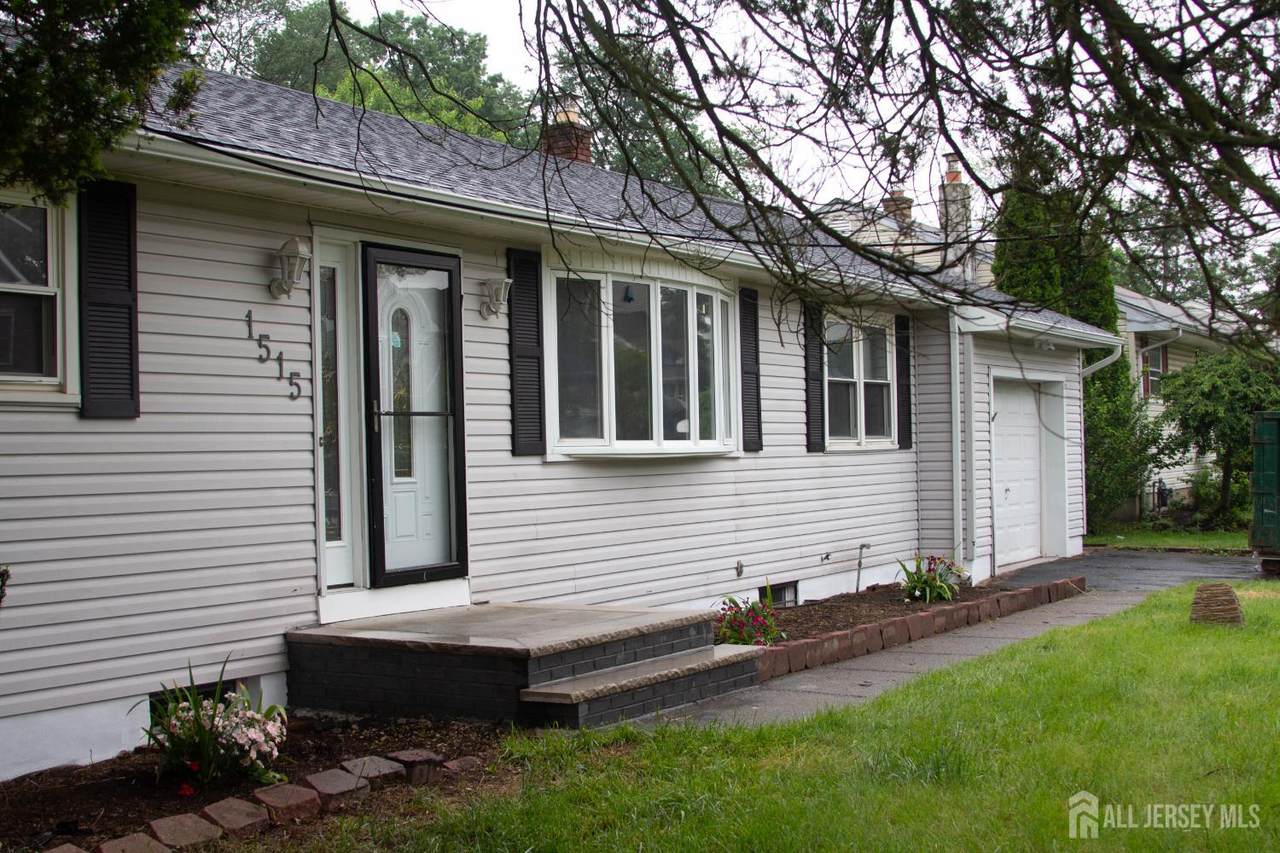 1515 Dogwood Drive - Photo 1