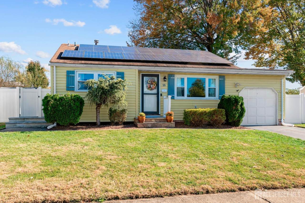 18 Bruce Street - Photo 1