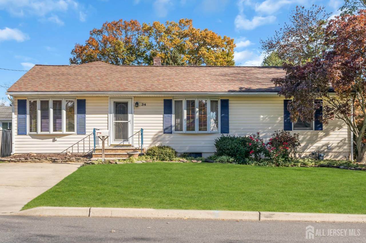 34 Roosevelt Avenue - Photo 1