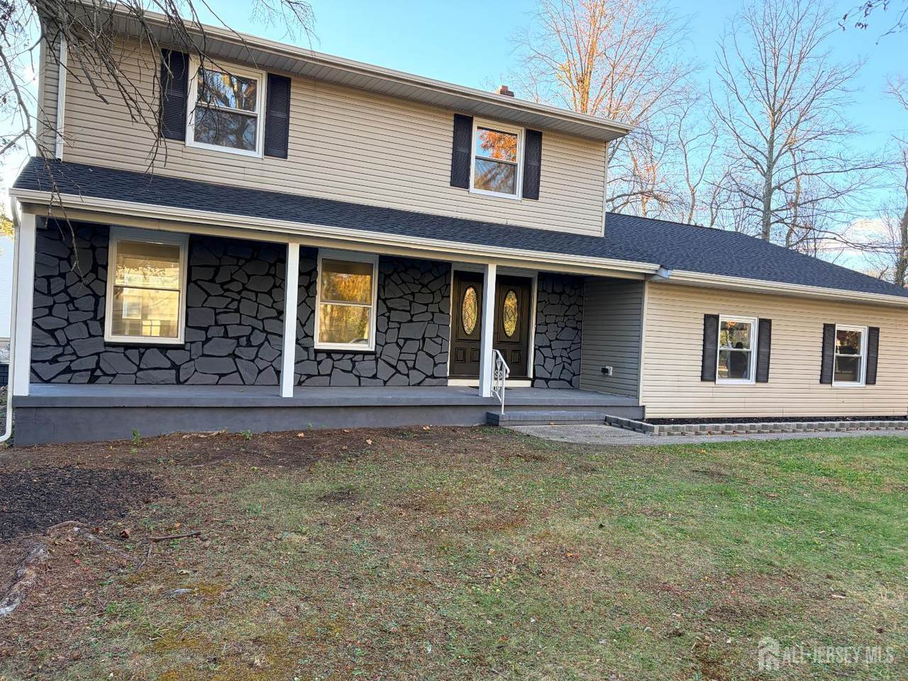 1 Sussex Road - Photo 1