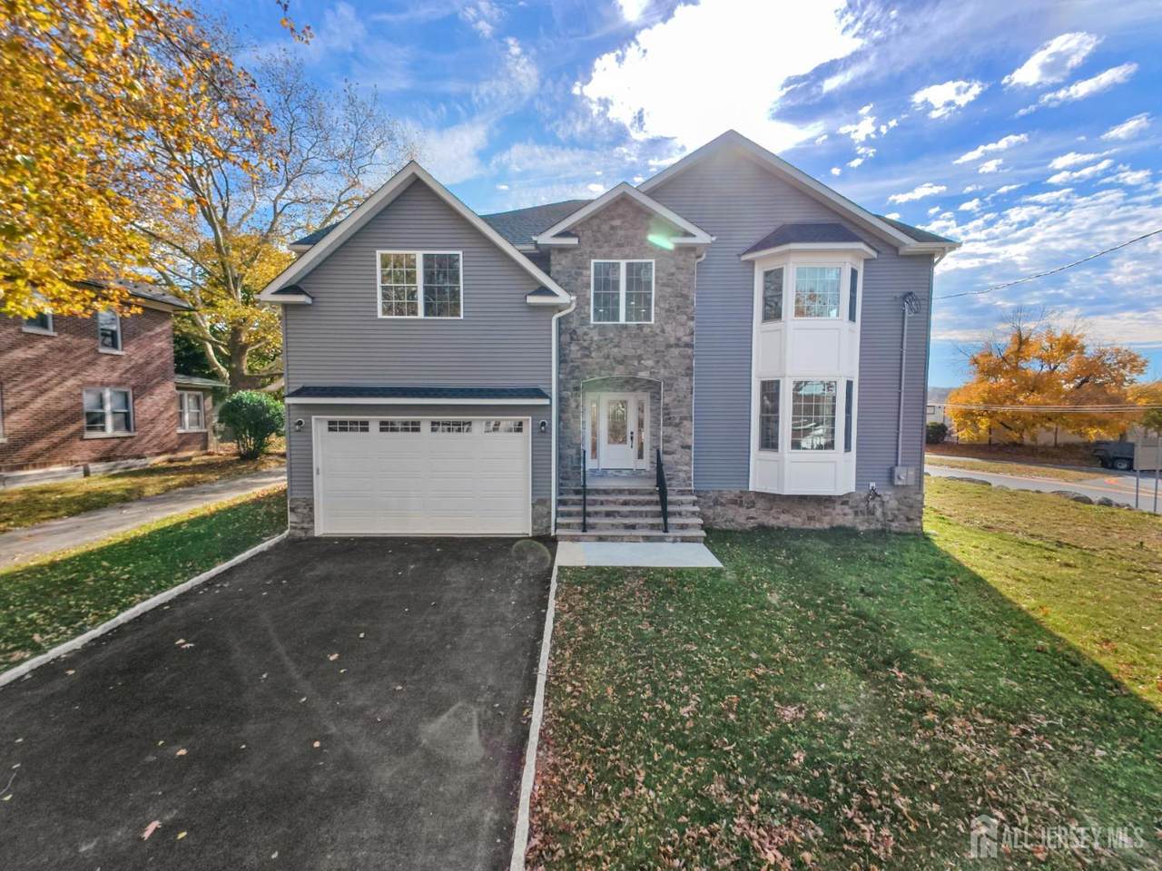 210 Corliss Avenue - Photo 1