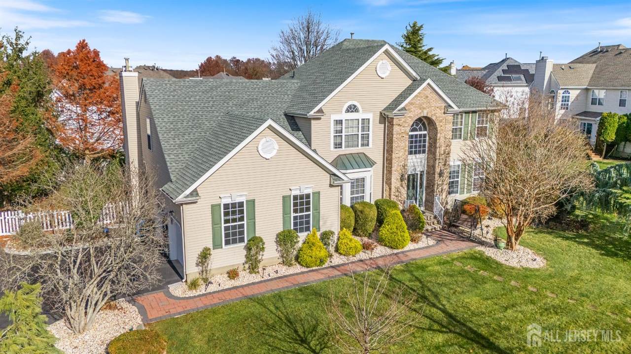 63 Crestwood Street - Photo 1