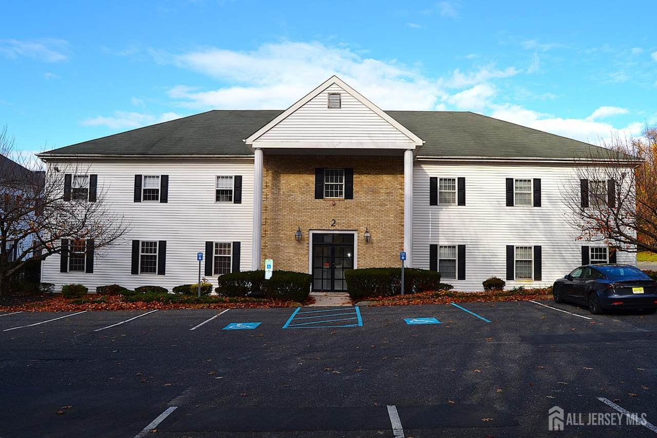 670-99 Beers Street - Photo 1