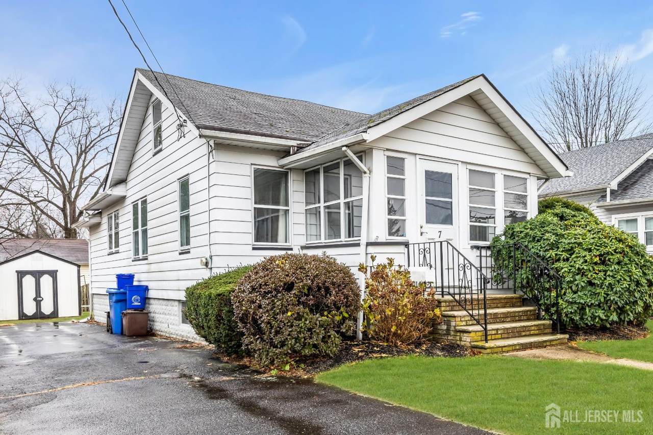 7 Leonardine Avenue - Photo 1