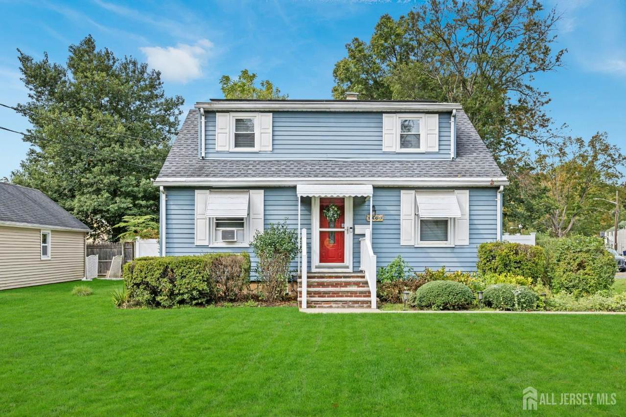 1400 Kenyon Avenue - Photo 1