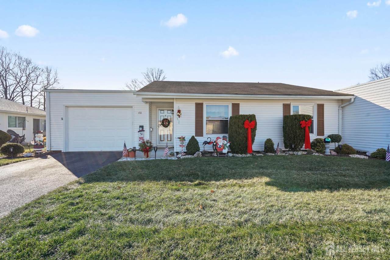 4 Aspen Plaza - Photo 1