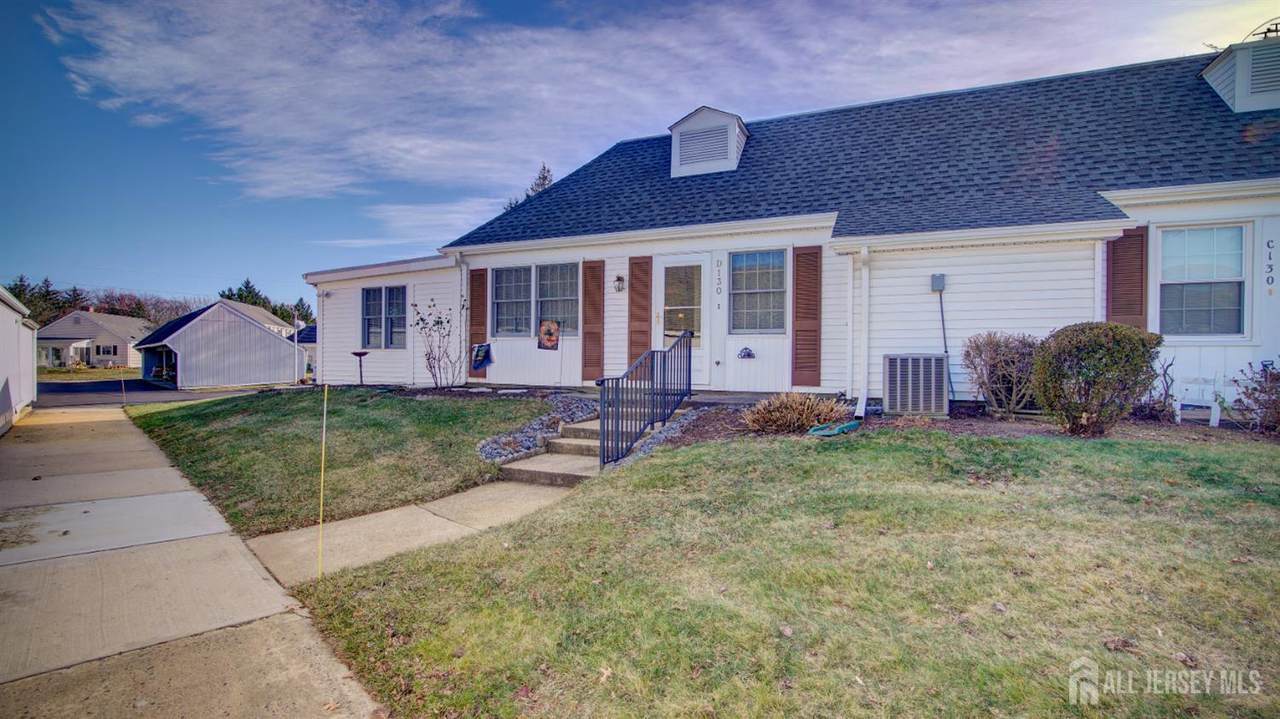 130 Plymouth Lane - Photo 1