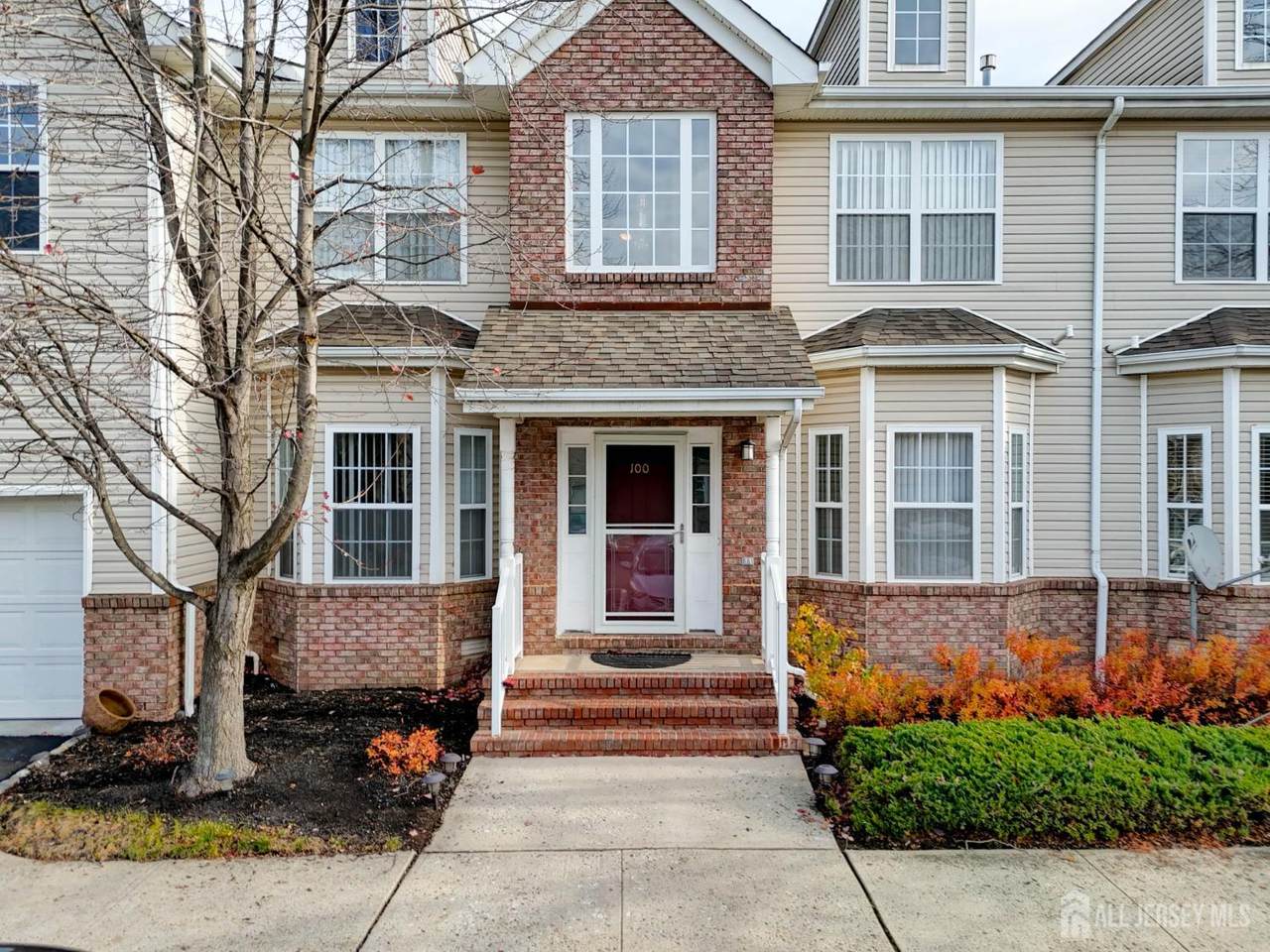 100 Forest Drive - Photo 1