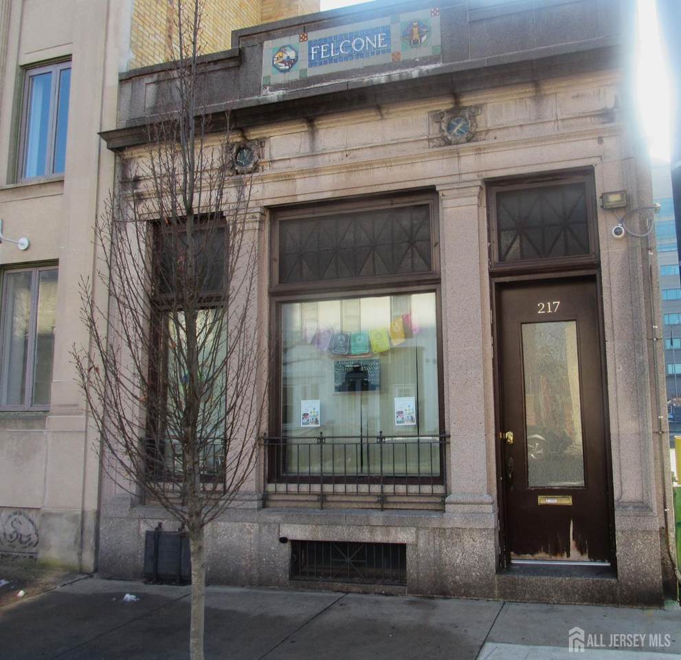 217 Hanover Street - Photo 1