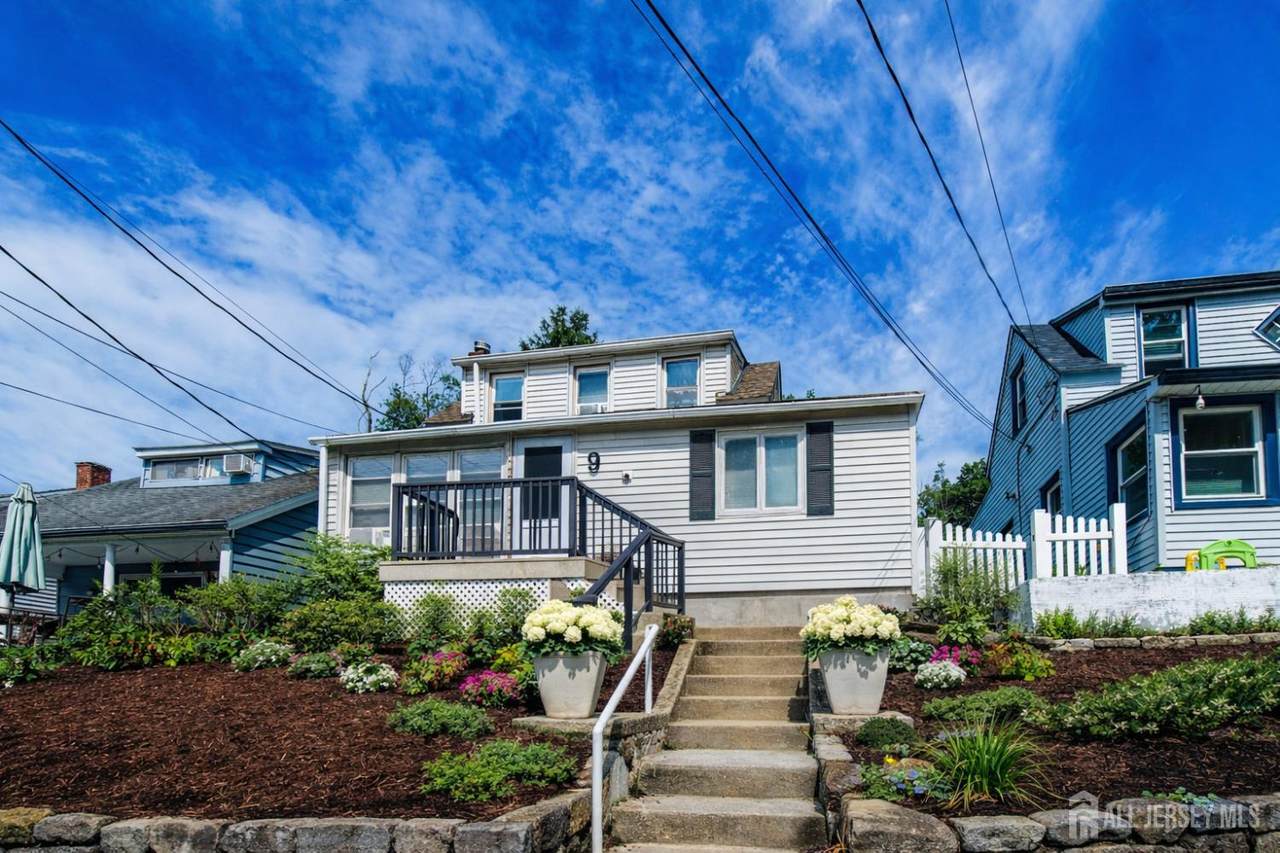 9 Lakeview Avenue - Photo 1