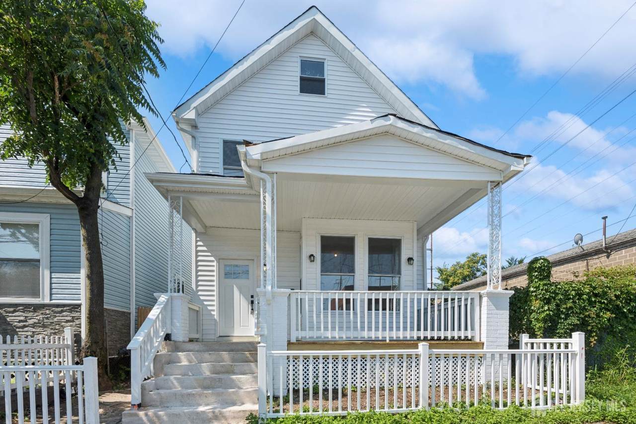 318 Seaman Street - Photo 1