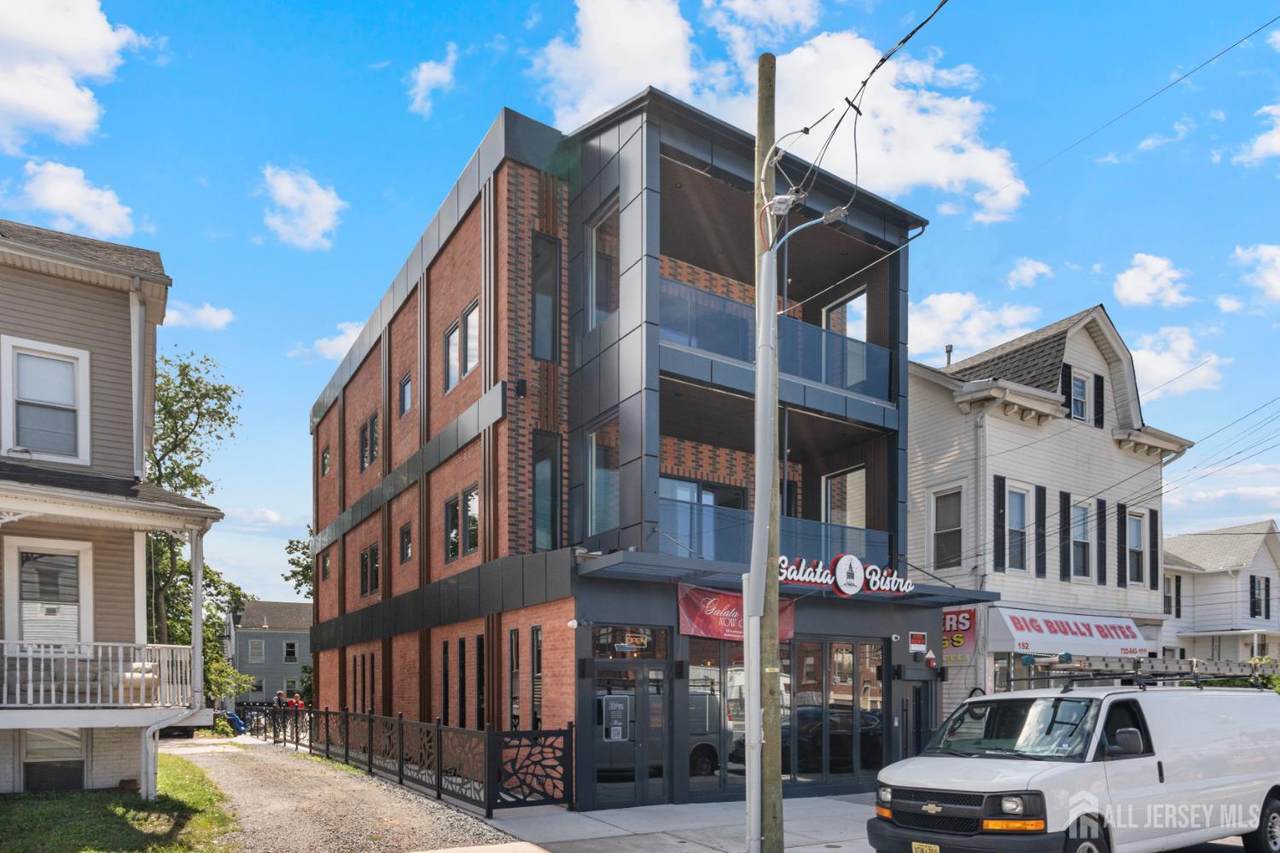 150 Easton Avenue - Photo 1