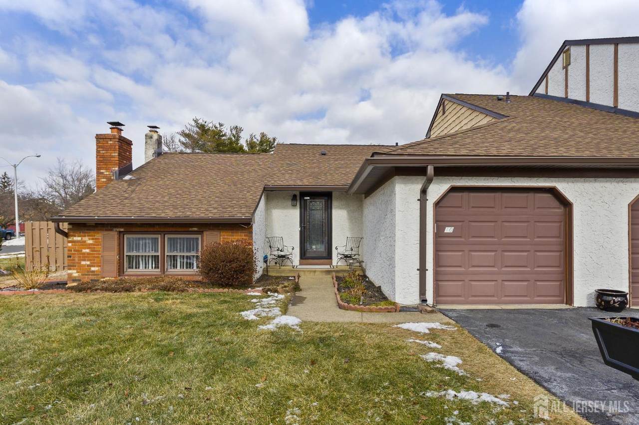 10 Dancaster Court - Photo 1