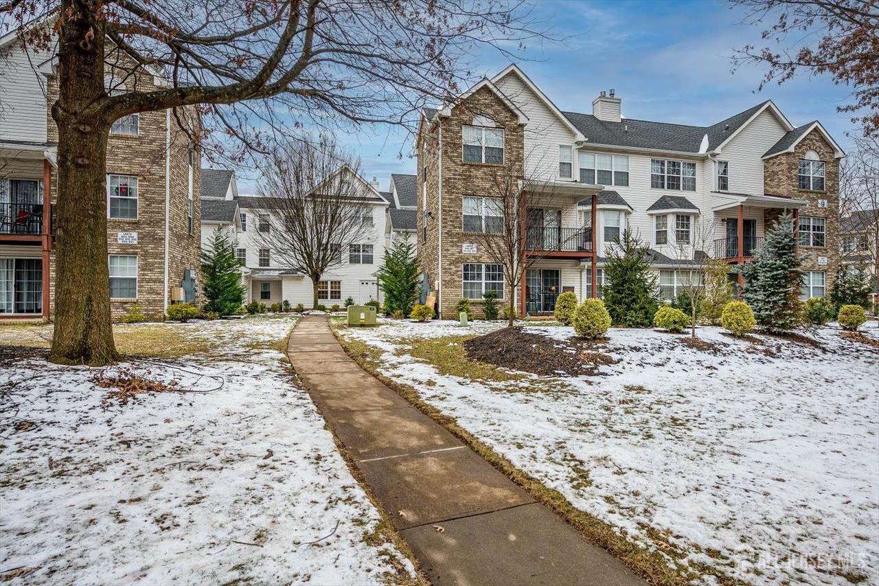 919 Plymouth Road - Photo 1