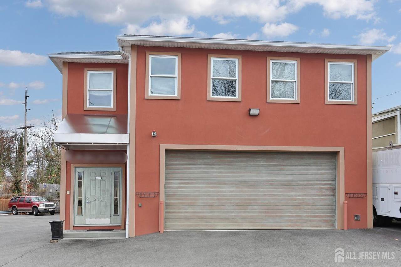 211 6th Avenue - Photo 1