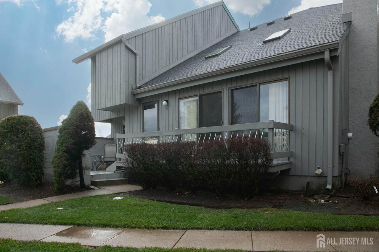 77 Linda Lane - Photo 1