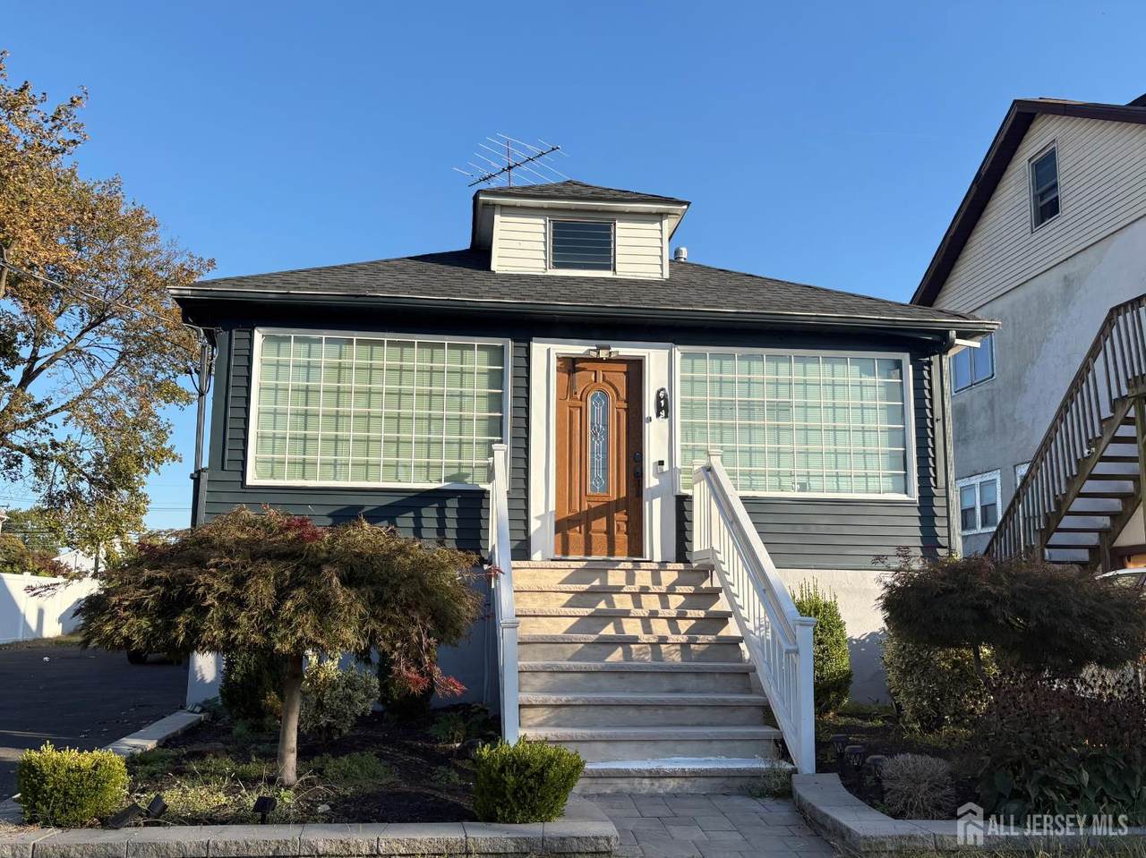 619 Hancock Street - Photo 1