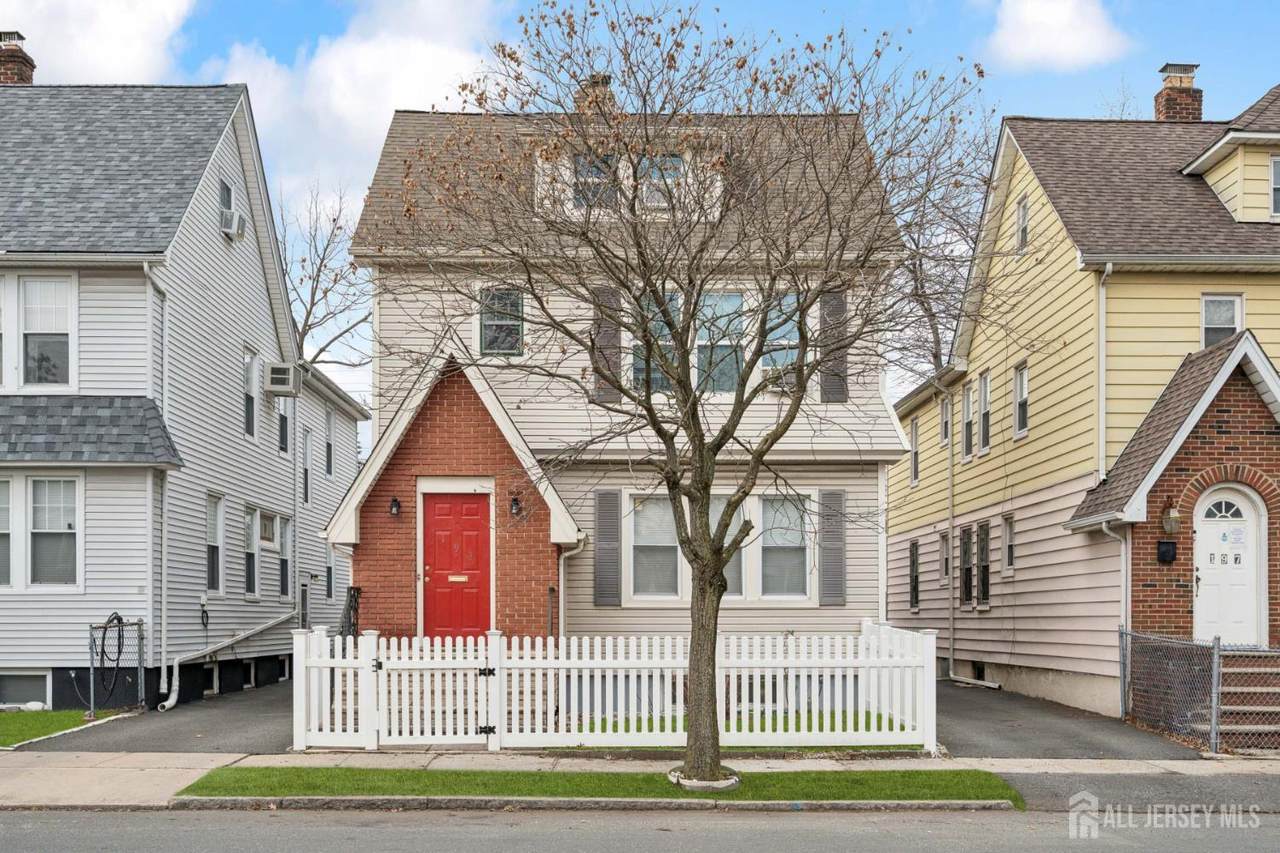 193 Hoffman Boulevard - Photo 1
