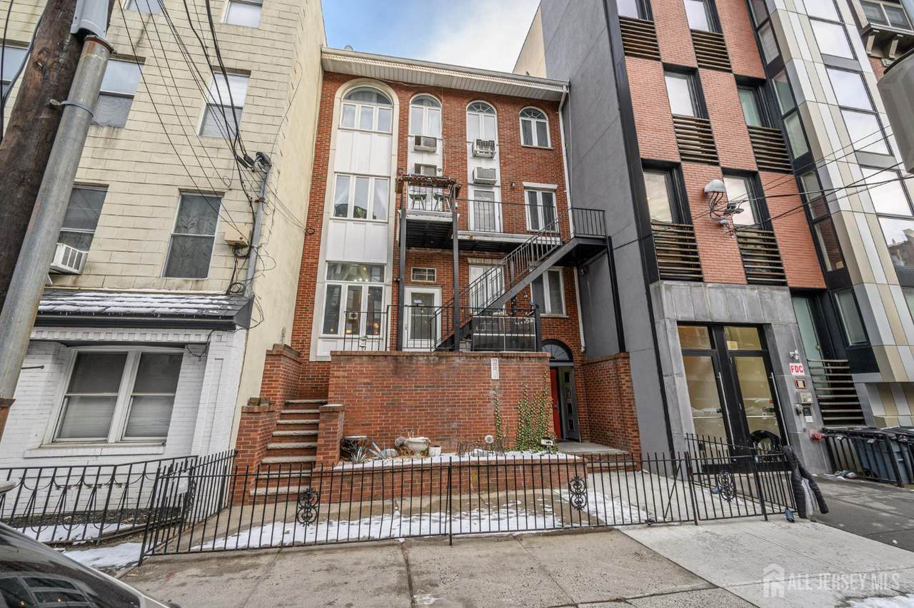 117 Clinton Street - Photo 1
