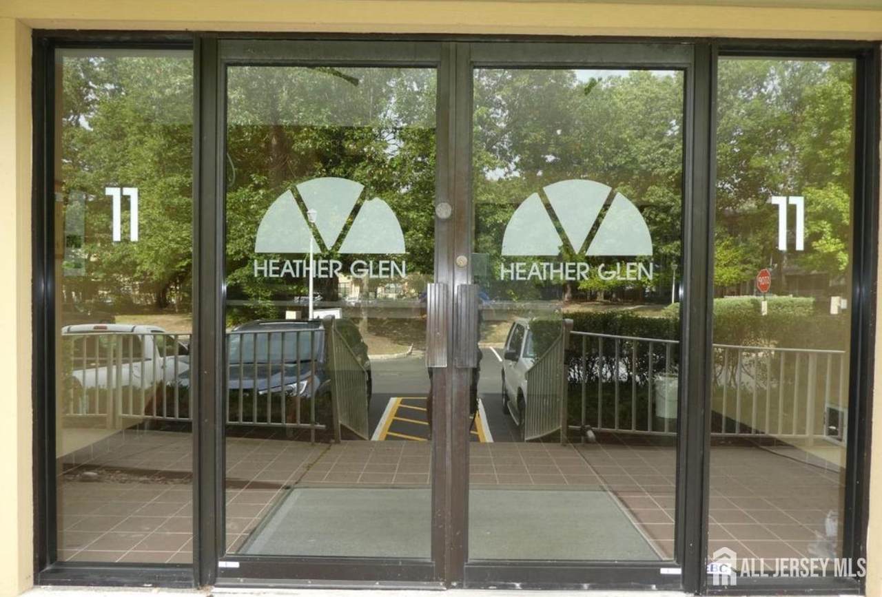 1109 Stoneridge Circle - Photo 1