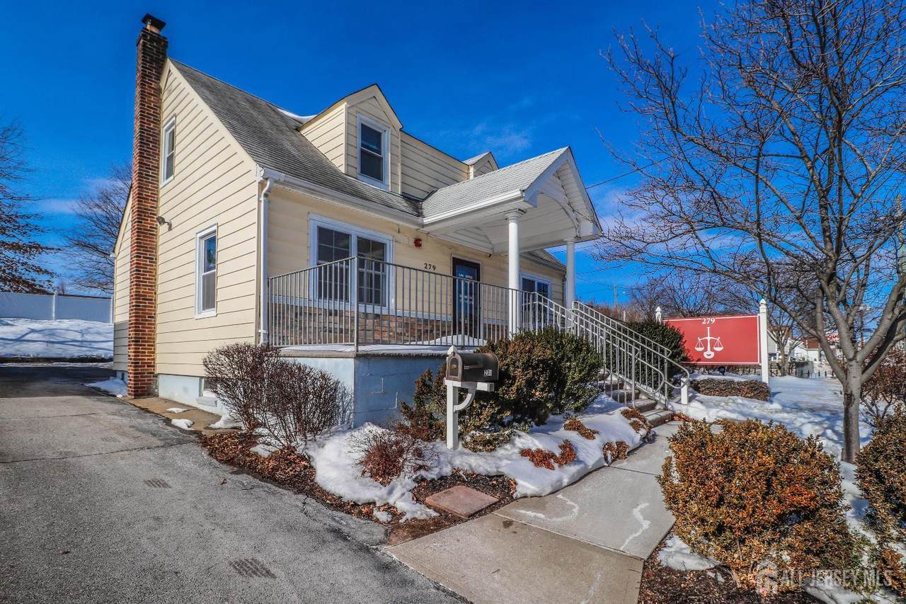 279 Amboy Avenue - Photo 1