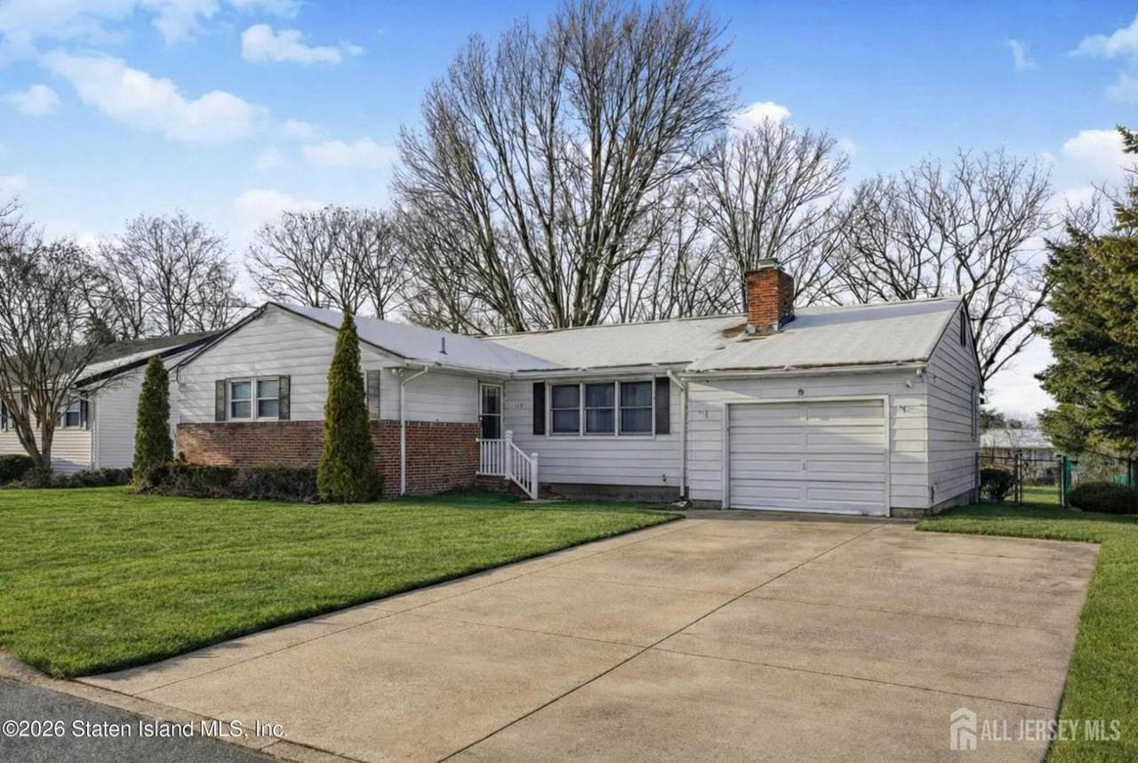 120 Lincoln Street - Photo 1