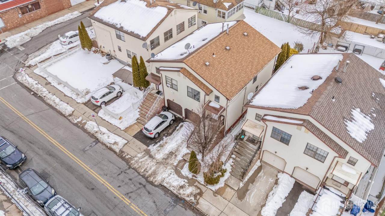 292 Pershing Avenue - Photo 1